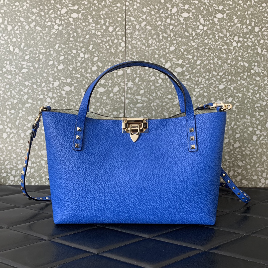 Valentino Garavani Rockstud Tote Bag in Blue Grainy Calfskin